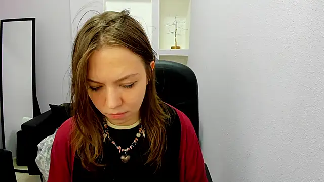 Snapshot of Persephoni chatting on 04/12/26, 05:07 Persephoni online show from 04/12/26, 05:07