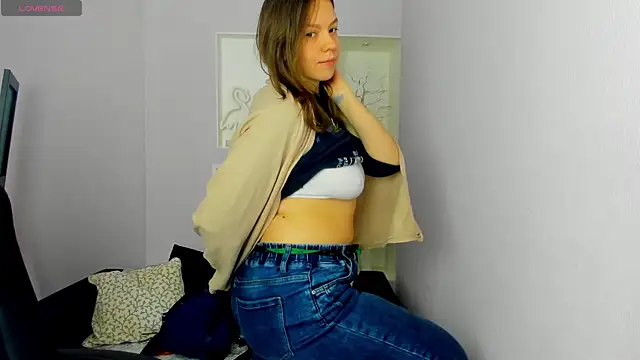Snapshot of Persephoni chatting on 04/25/26, 10:40 Persephoni online show from 04/25/26, 10:40