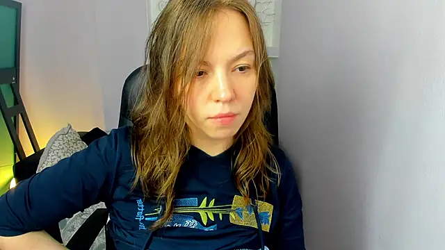 Snapshot of Persephoni chatting on 04/26/26, 10:24 Persephoni online show from 04/26/26, 10:24