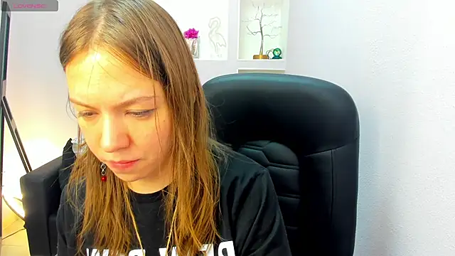 Snapshot of Persephoni chatting on 04/28/26, 02:55 Persephoni online show from 04/28/26, 02:55