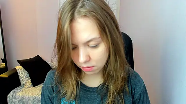 Snapshot of Persephoni chatting on 05/17/26, 10:44 Persephoni online show from 05/17/26, 10:44