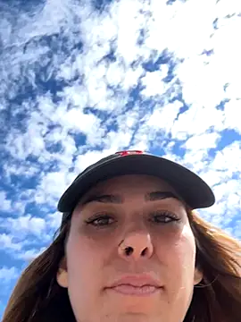 LeaGambit   online show from 10/10/25, 07:13