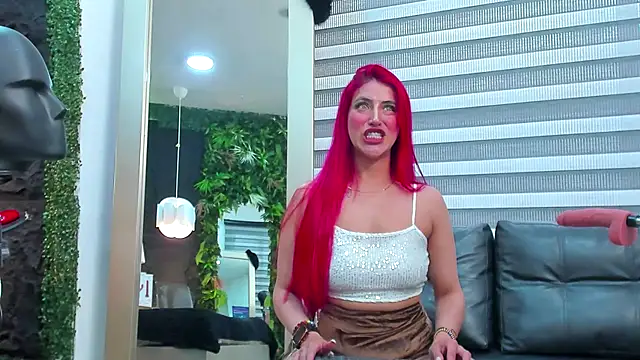 AllissaBrowm online show from 11/15/25, 06:37