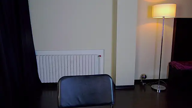 Snapshot of Friend12321 chatting on 03/06/25, 11:42 Friend12321 online show from 03/06/25, 11:42