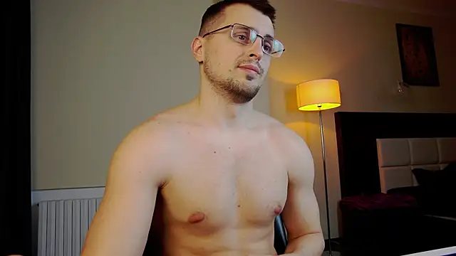 Snapshot of Friend12321 chatting on 03/11/25, 12:11 Friend12321 online show from 03/11/25, 12:11