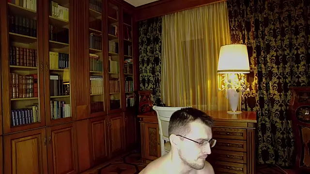 Snapshot of Friend12321 chatting on 11/23/25, 09:58 Friend12321 online show from 11/23/25, 09:58