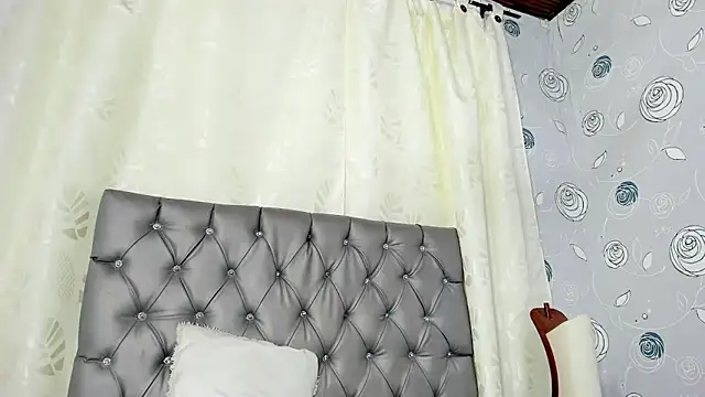 luna evaa online show from 01/20/25, 05:37