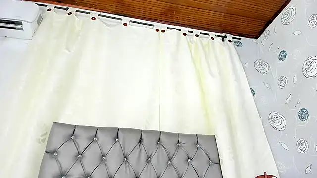 luna evaa online show from 01/21/25, 05:30