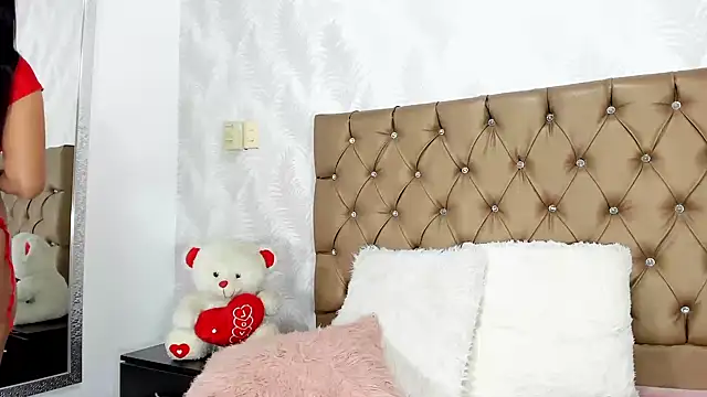 luna evaa online show from 09/09/25, 01:21