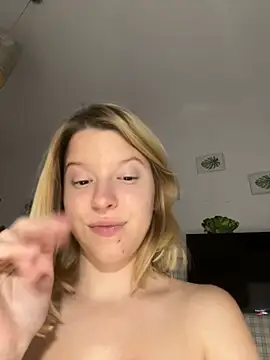 kimczii online show from 12/06/24, 10:27