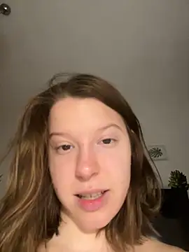kimczii online show from 12/30/24, 10:32