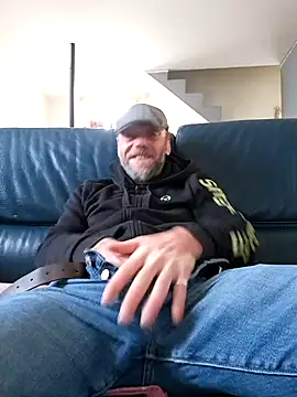 Snapshot of eddouxxx78 chatting on 01/06/25, 10:57 eddouxxx78 online show from 01/06/25, 10:57