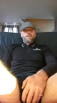 Snapshot of eddouxxx78 chatting on 01/07/25, 04:05 eddouxxx78 online show from 01/07/25, 04:05