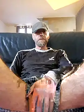 Snapshot of eddouxxx78 chatting on 01/29/25, 03:04 eddouxxx78 online show from 01/29/25, 03:04