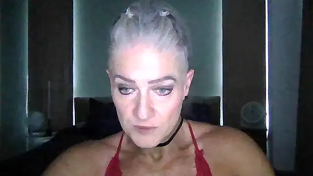 Snapshot of Devon2020 chatting on 11/18/25, 08:52 Devon2020 online show from 11/18/25, 08:52