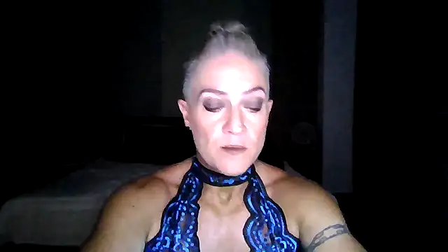 Snapshot of Devon2020 chatting on 11/19/25, 11:32 Devon2020 online show from 11/19/25, 11:32