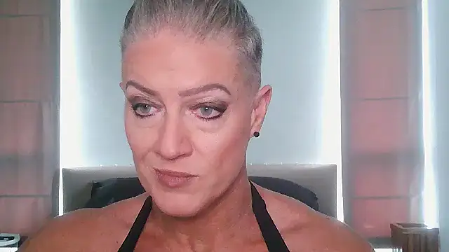 Snapshot of Devon2020 chatting on 11/21/25, 07:18 Devon2020 online show from 11/21/25, 07:18