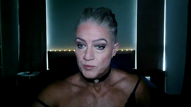 Snapshot of Devon2020 chatting on 11/24/25, 06:57 Devon2020 online show from 11/24/25, 06:57