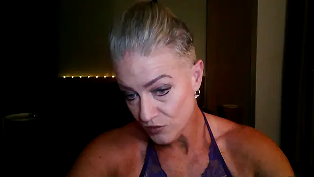 Snapshot of Devon2020 chatting on 11/28/25, 11:35 Devon2020 online show from 11/28/25, 11:35