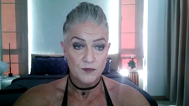 Snapshot of Devon2020 chatting on 12/18/25, 09:15 Devon2020 online show from 12/18/25, 09:15