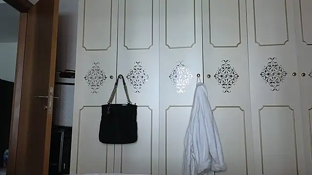 Allys online show from 12/04/24, 04:43