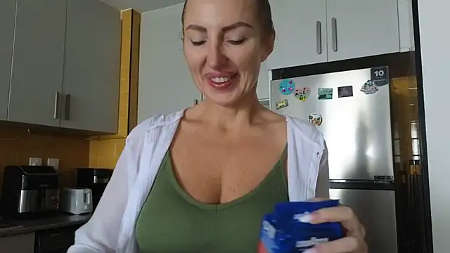 Allys online show from 10/02/25, 05:14