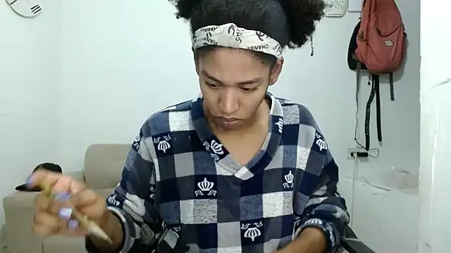 angelamarie1 online show from 11/12/25, 08:59