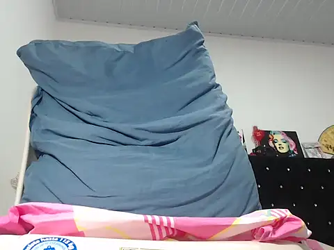 Snapshot of pamelabigcock69 chatting on 11/29/25, 01:25 pamelabigcock69 online show from 11/29/25, 01:25