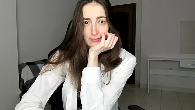 Sabrina Mur online show from 12/04/25, 09:40