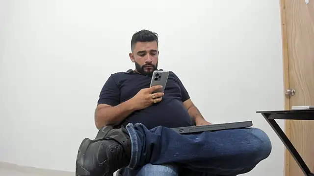 isearchcompany online show from 10/24/25, 01:03