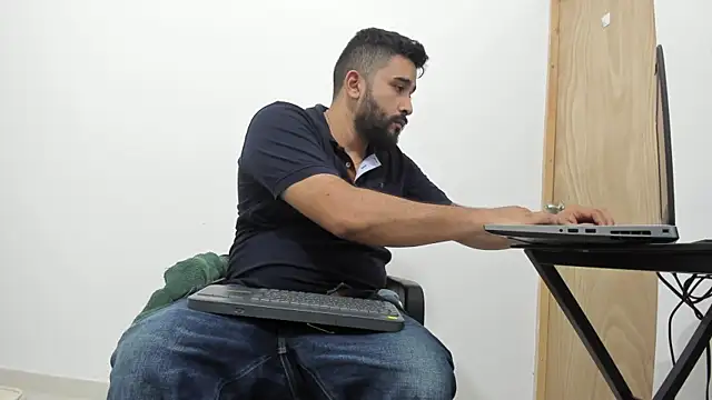 Snapshot of isearchcompany chatting on 11/04/25, 01:59 isearchcompany online show from 11/04/25, 01:59