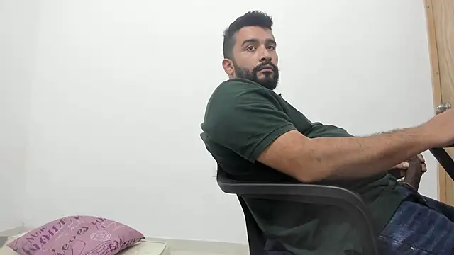 Snapshot of isearchcompany chatting on 11/08/25, 05:01 isearchcompany online show from 11/08/25, 05:01