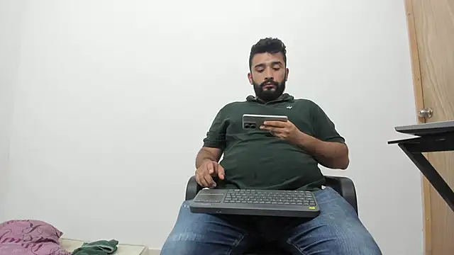 Snapshot of isearchcompany chatting on 11/13/25, 09:14 isearchcompany online show from 11/13/25, 09:14