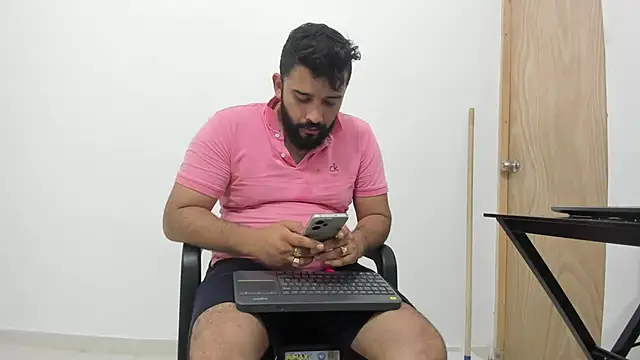 Snapshot of isearchcompany chatting on 11/16/25, 04:12 isearchcompany online show from 11/16/25, 04:12