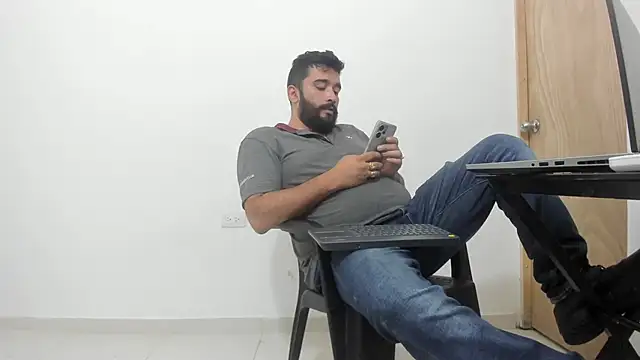 Snapshot of isearchcompany chatting on 11/20/25, 02:34 isearchcompany online show from 11/20/25, 02:34