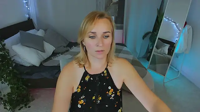 Karinella x online show from 09/19/25, 09:26