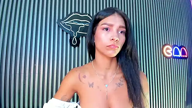 LauraAristizabal online show from 01/21/25, 01:22