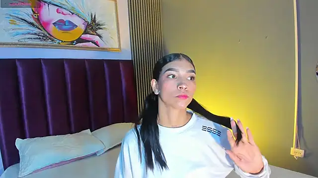 LauraAristizabal online show from 07/11/26, 12:08