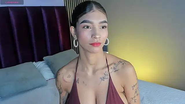 LauraAristizabal online show from 07/21/26, 12:07