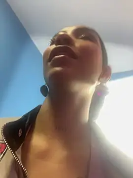 LauraAristizabal online show from 07/26/26, 12:12