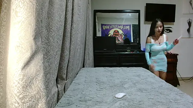 MINI Petite online show from 10/11/25, 04:33