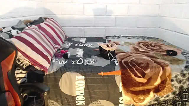 sexyjustin202 online show from 05/18/26, 11:54