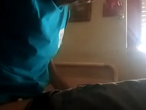 Snapshot of Nirfantasy chatting on 09/28/25, 03:28 Nirfantasy online show from 09/28/25, 03:28