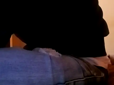 Snapshot of Nirfantasy chatting on 10/19/25, 04:40 Nirfantasy online show from 10/19/25, 04:40