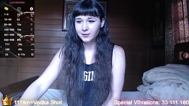 Snapshot of MaryHillx chatting on 01/08/25, 01:21 MaryHillx online show from 01/08/25, 01:21