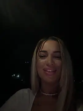 KirstieVegas online show from 12/17/24, 10:54