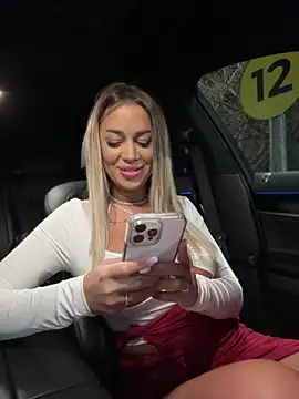KirstieVegas online show from 01/12/25, 04:29