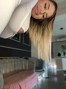 KirstieVegas online show from 01/12/25, 07:31