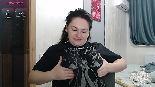 Snapshot of Stacy_Davice chatting on 10/13/25, 04:18 Stacy Davice online show from 10/13/25, 04:18