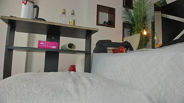 Snapshot of candy_sweet_ chatting on 10/08/25, 07:11 candy sweet online show from 10/08/25, 07:11